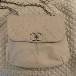 ⭐️CHANEL⭐️ Cross Body Bag